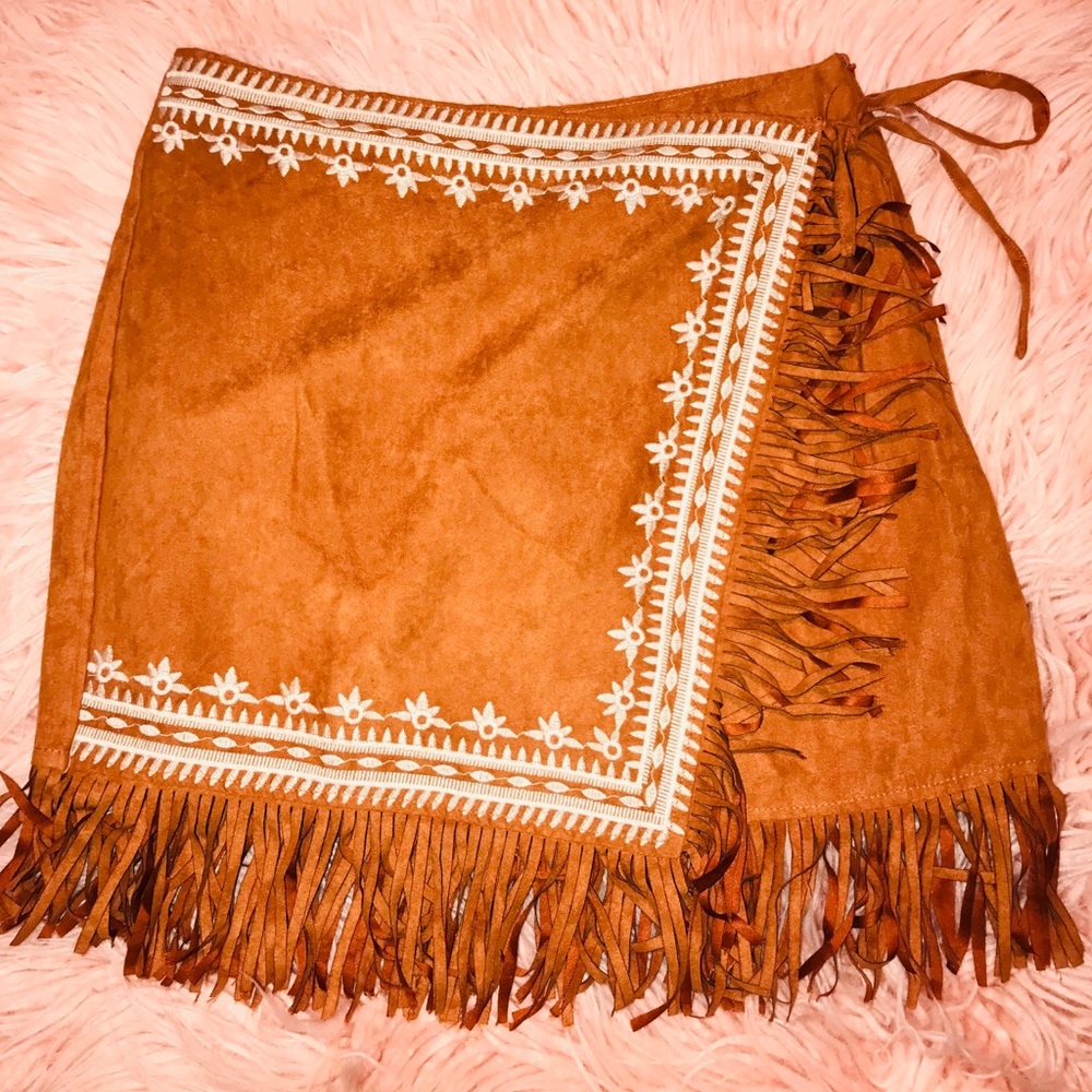 Fringe brown skirt